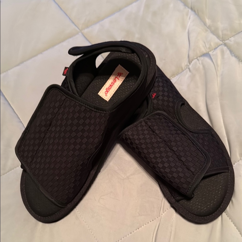 Lesvago Diabetic Sandals with Velcro Straps